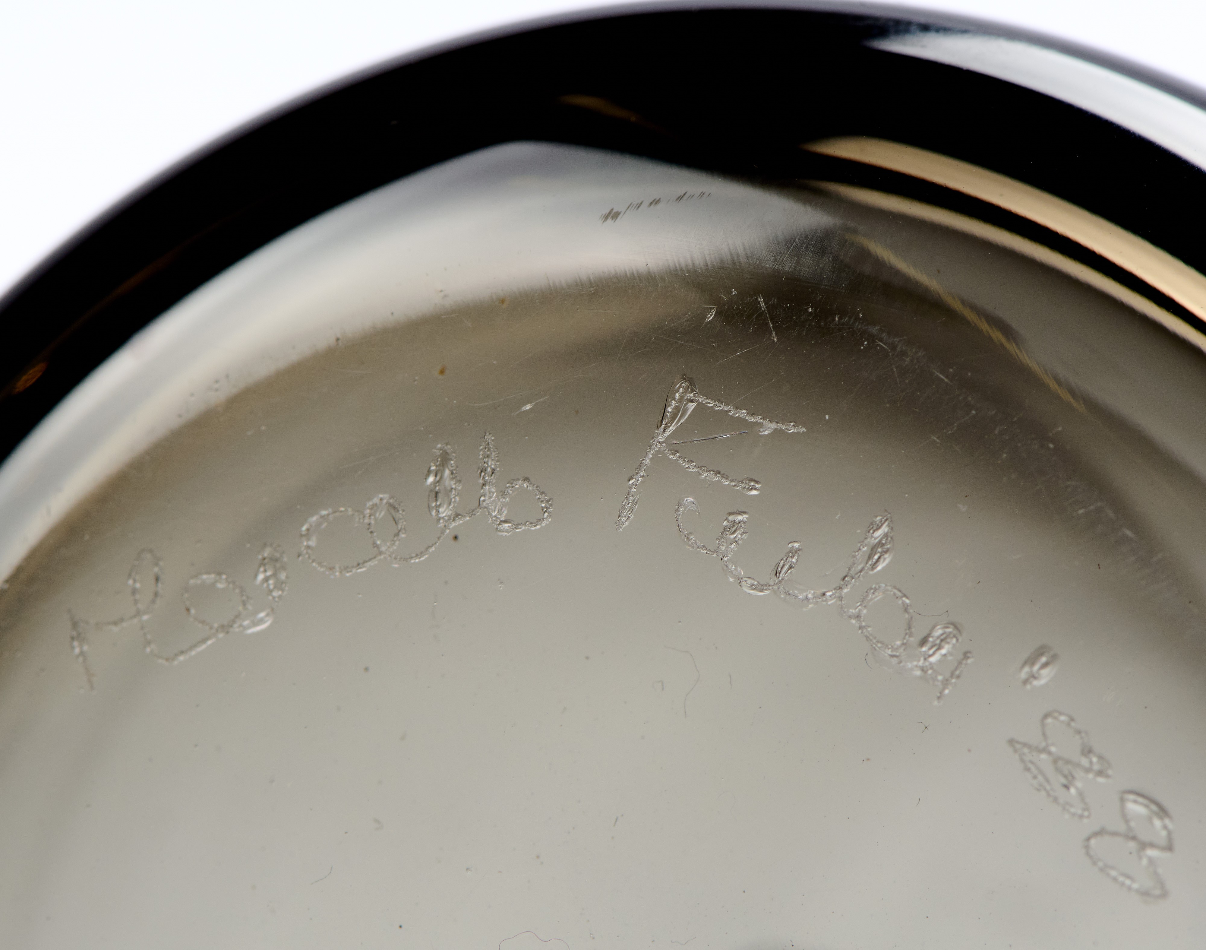 Bottiglia con tappo in vetro fumé e rosso