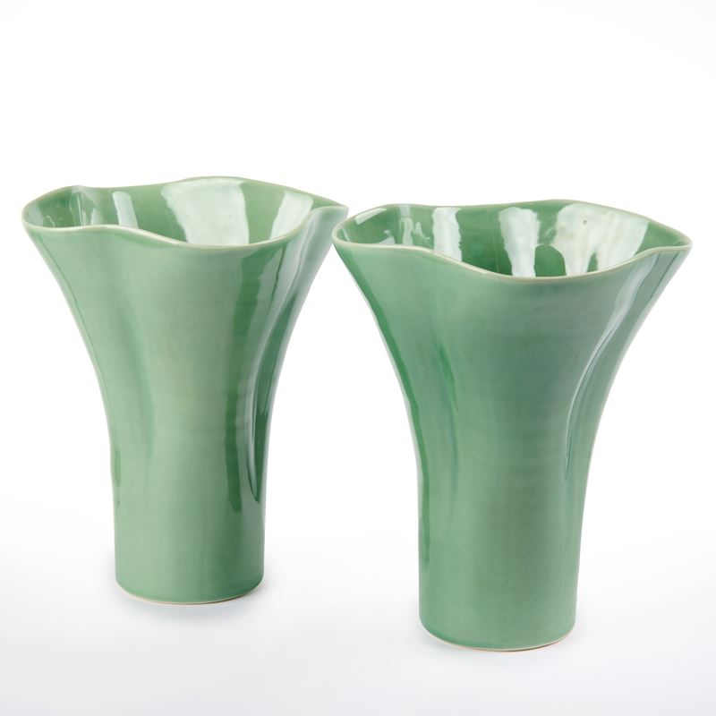 Coppia di vasi in ceramica verde