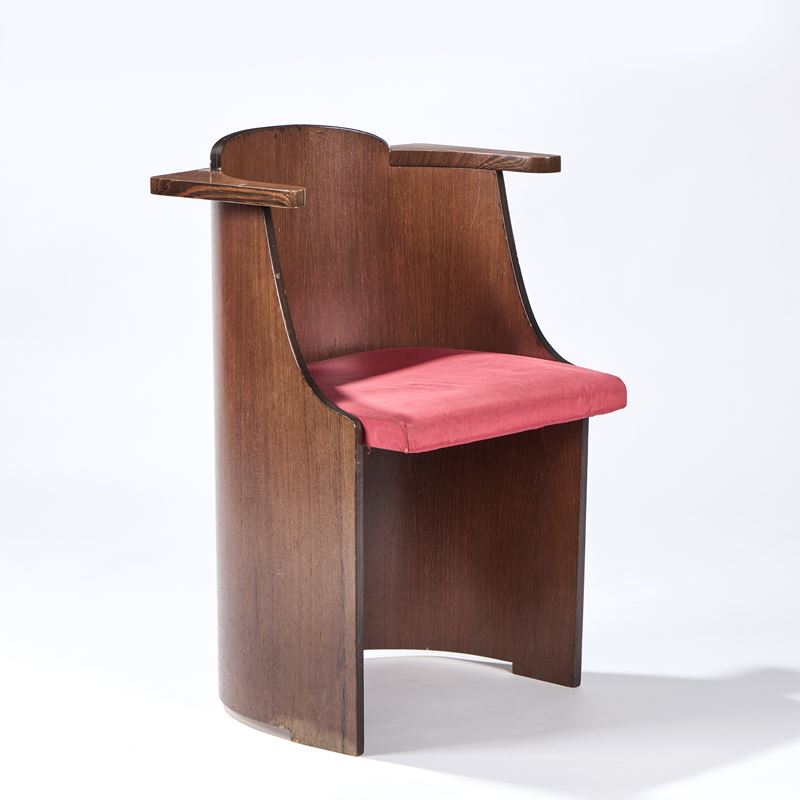 Poltroncina in legno con seduta foderata