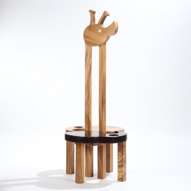 Seduta-scultura in legno