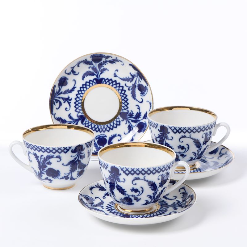Lomonosov sei tazze da tè con piattino in porcellana bianca e blu