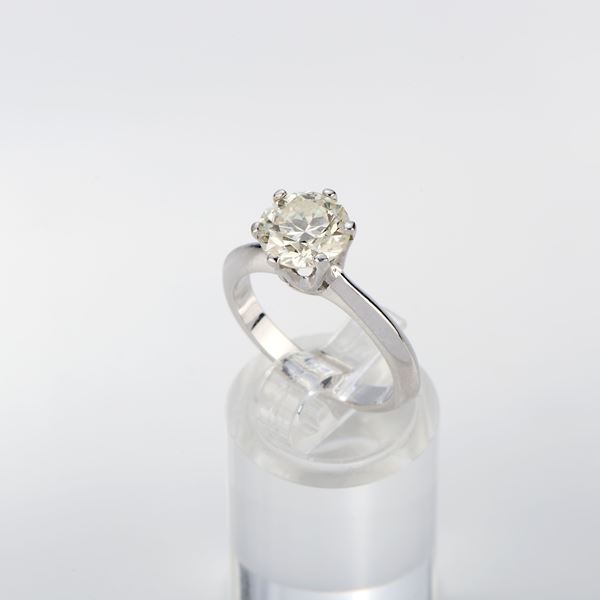 Anello solitario in oro bianco con diamante