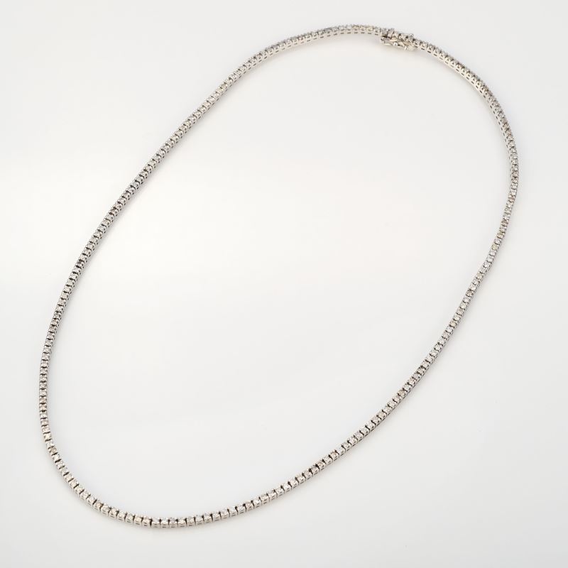 Girocollo tennis in oro bianco con diamanti