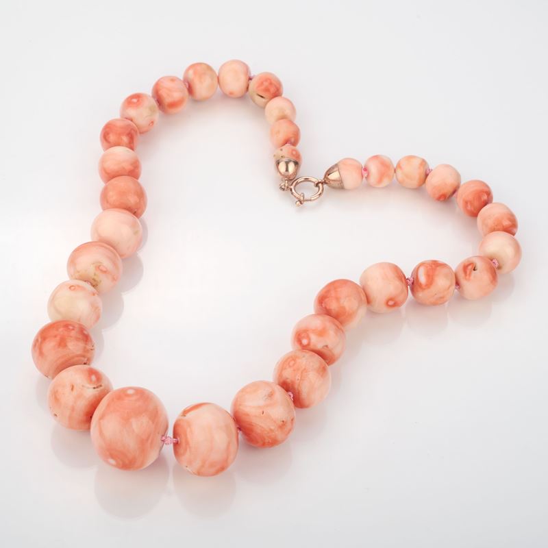 Collana in corallo cerasuolo macchiato