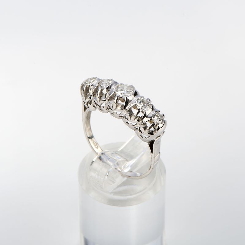 Anello in oro bianco e diamanti