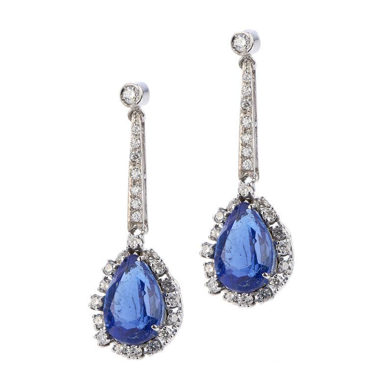 Orecchini in oro bianco con zaffiri e diamanti