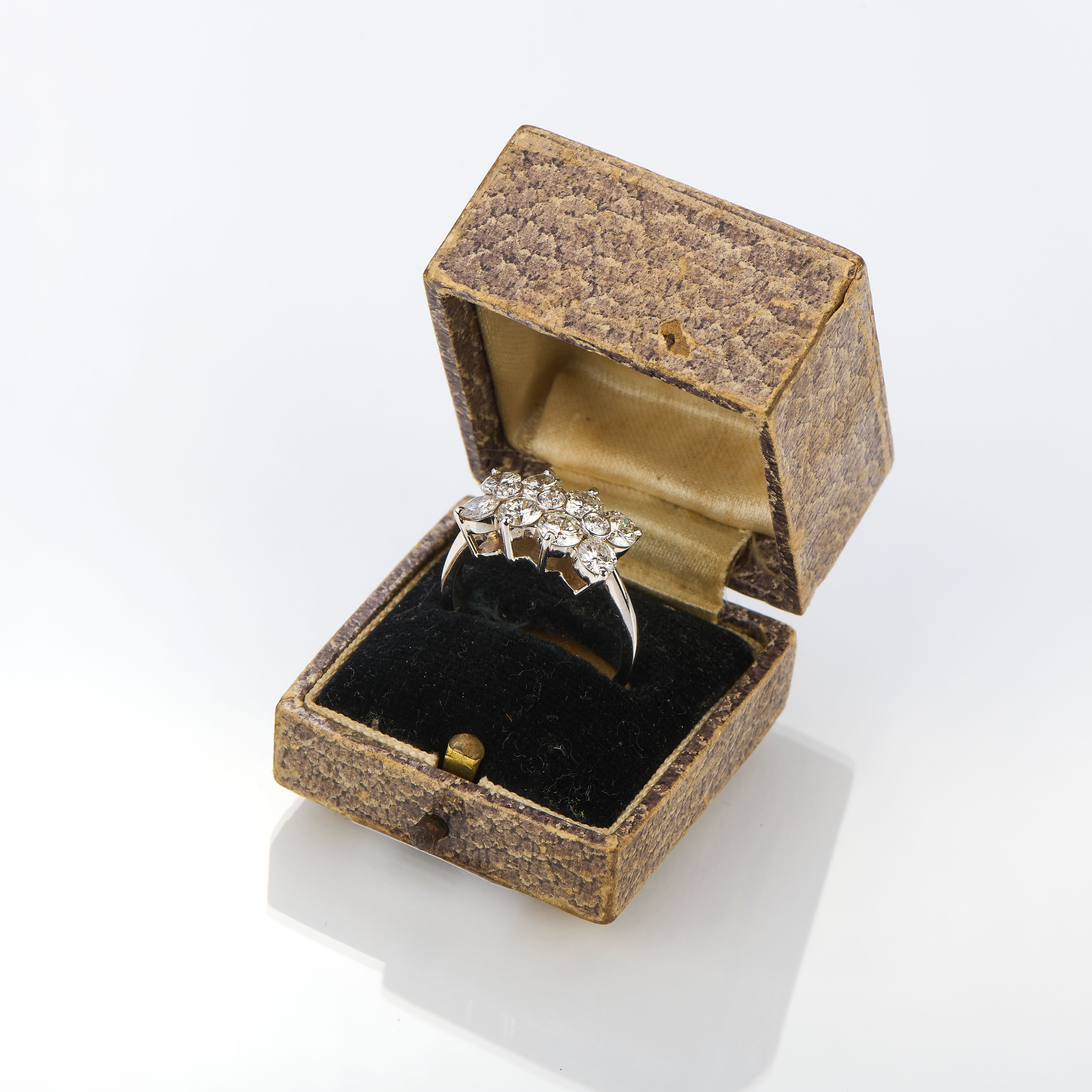 Anello in oro bianco e diamanti