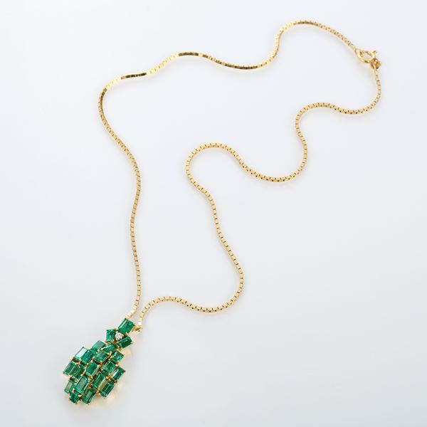 Collana in oro giallo e smeraldi