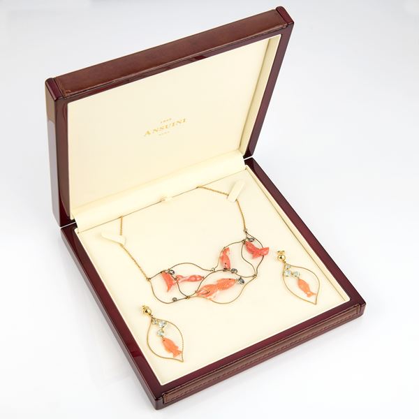 Ansuini demi parure in oro giallo con corallo e acquemarine