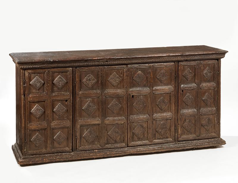 Credenza in legno di castagno