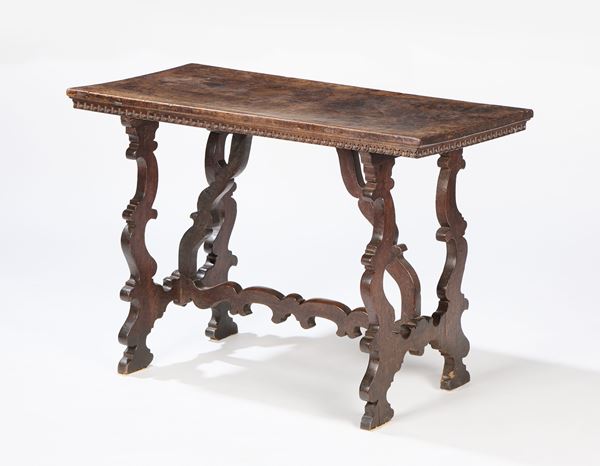 Tavolo a lira in legno di noce  - Asta Mobili, Sculture, Disegni e Dipinti Antichi - Casa d'aste Farsettiarte