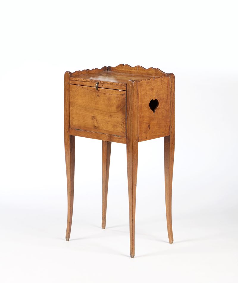 Comodino francese in legno di noce