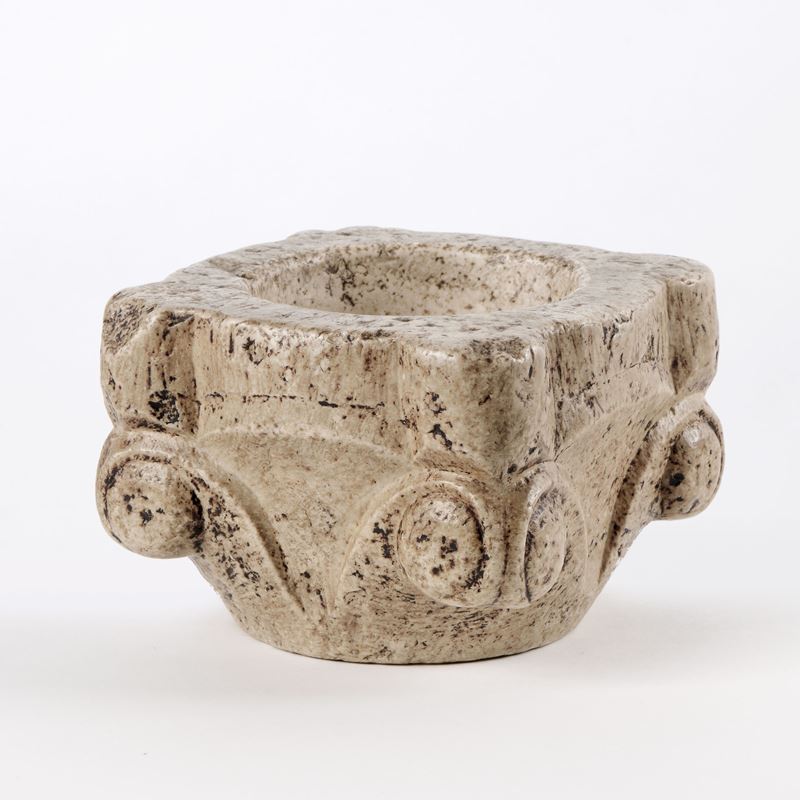 Mortaio in travertino