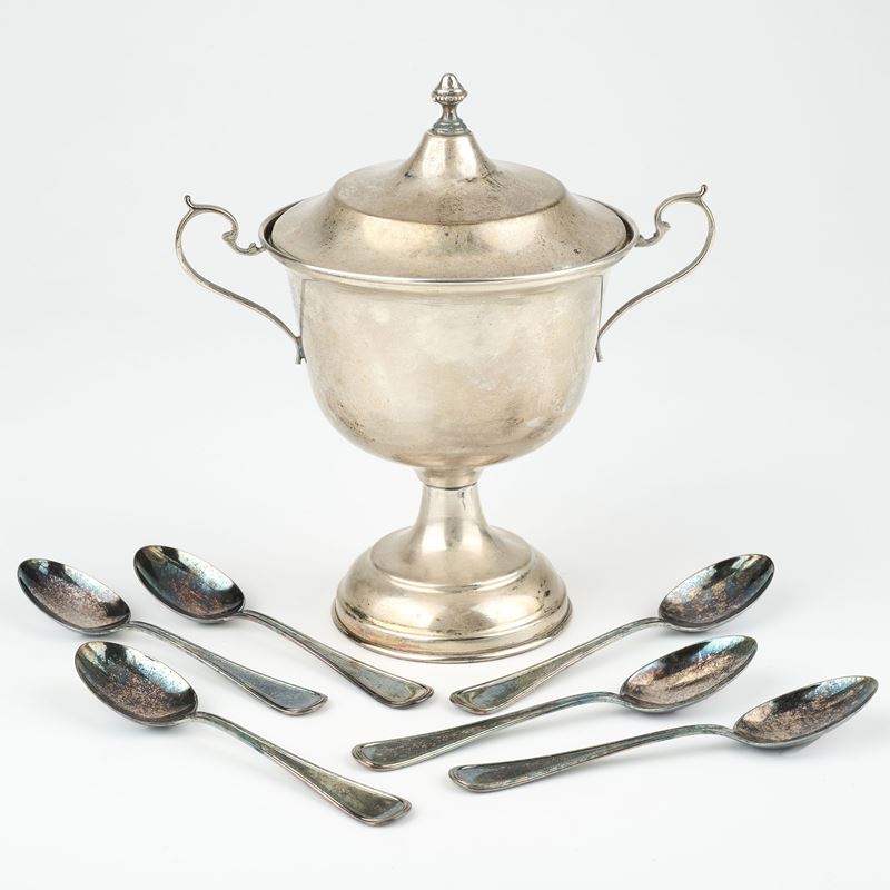 Zuccheriera e sei cucchiaini in argento