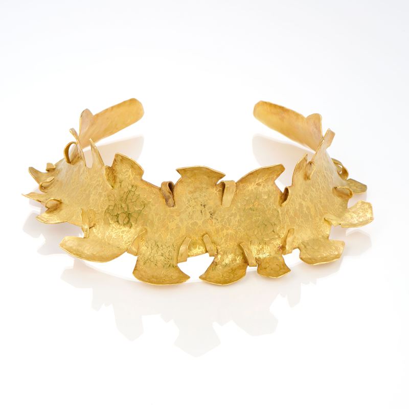 Collana-scultura girocollo in oro giallo