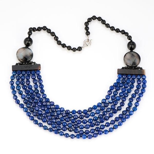Collana in calcedonio, onice e agata