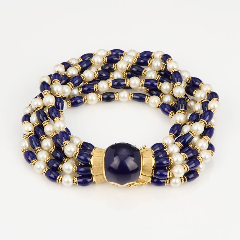 Bracciale in oro giallo con smalti e perle