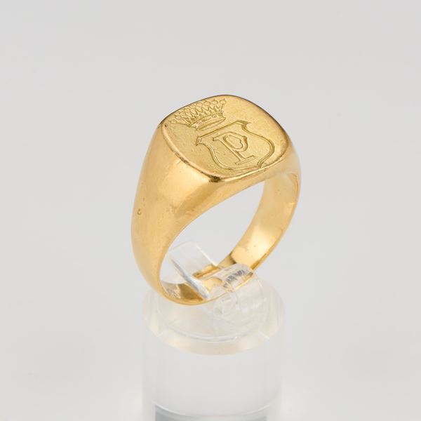 Anello in oro giallo