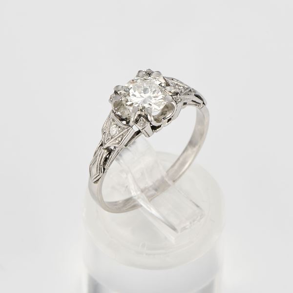 Anello in oro bianco e diamante