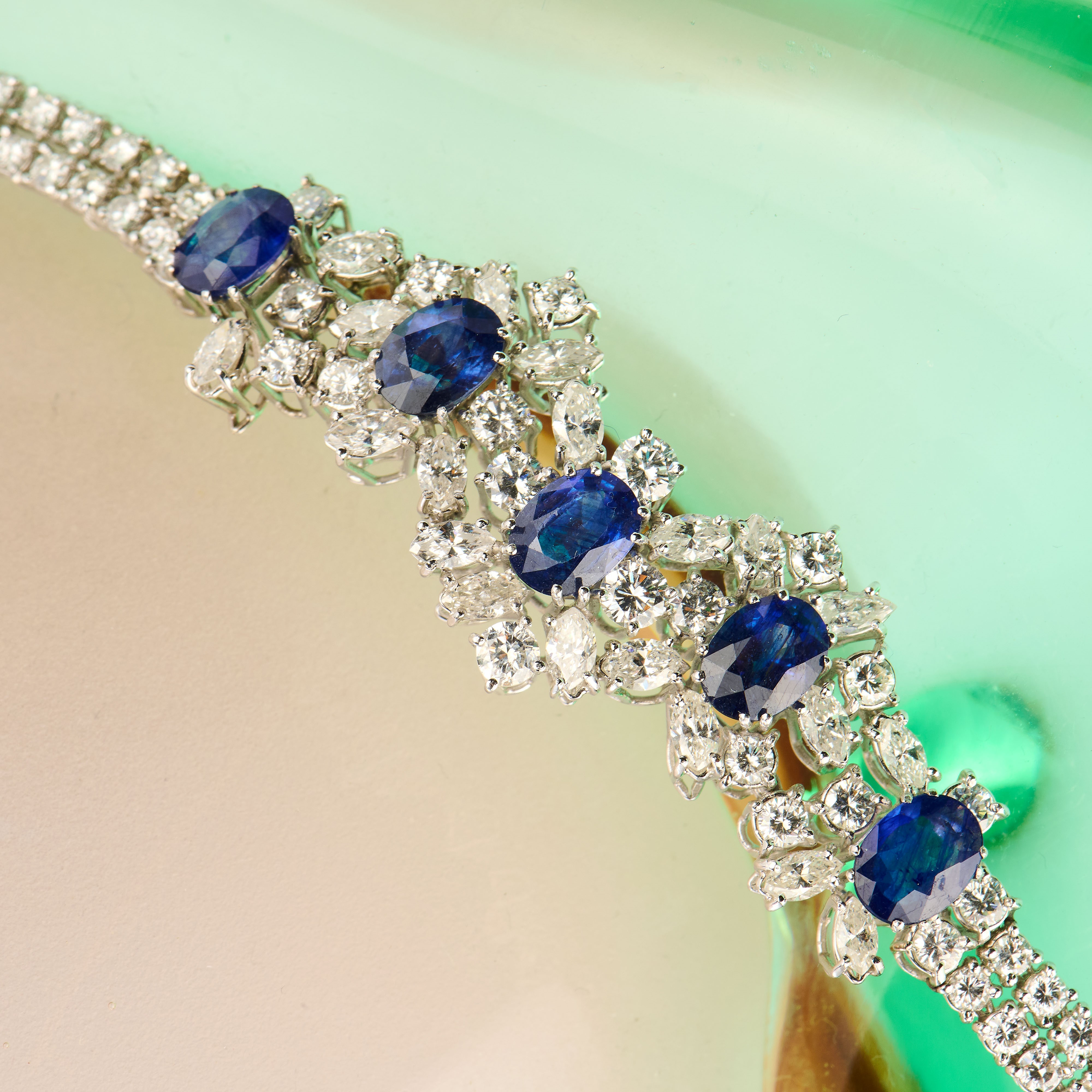 Bracciale in oro bianco con zaffiri e diamanti