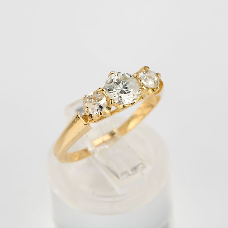 Anello in oro giallo e diamanti