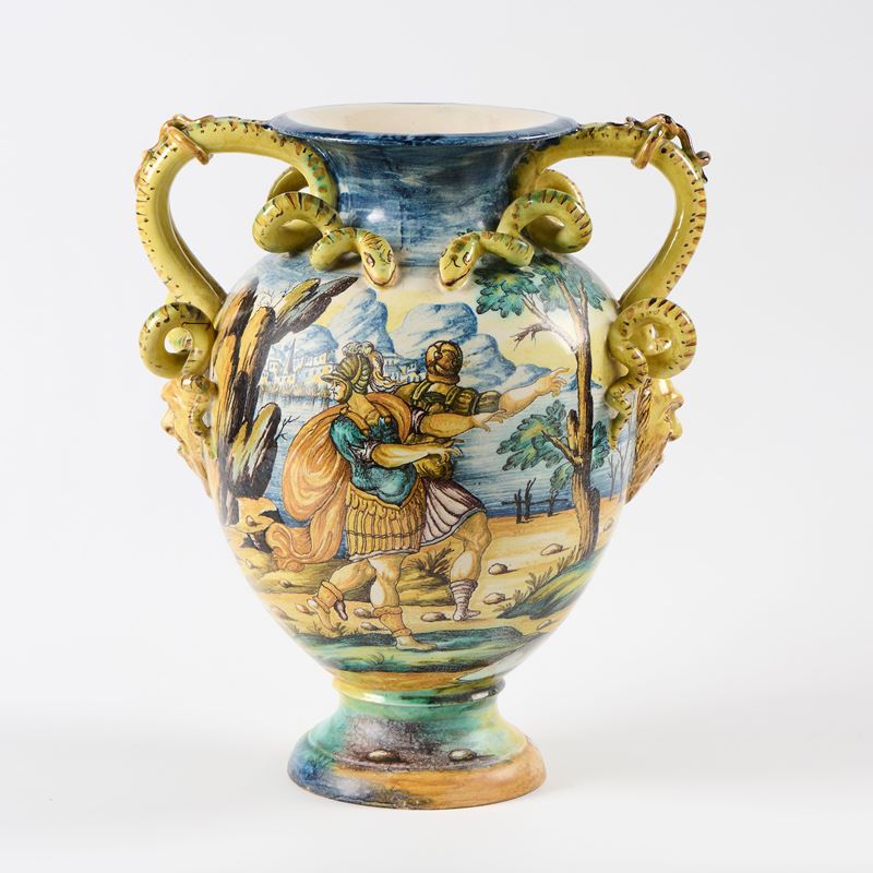 Vaso biansato in maiolica policroma