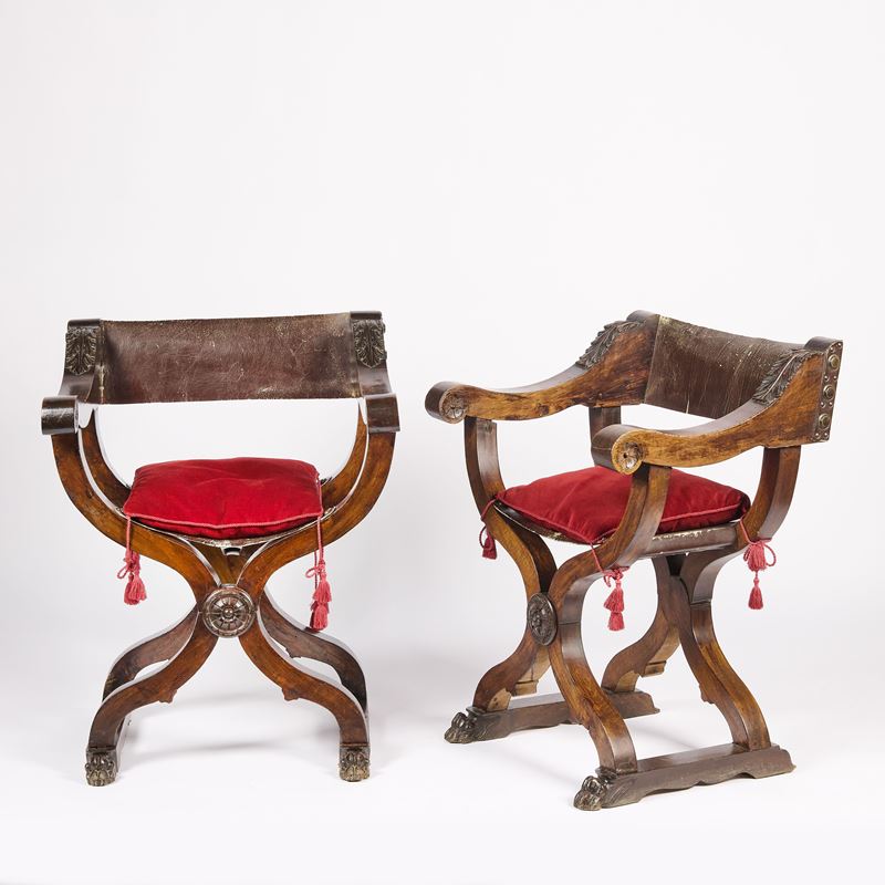 Coppia di antiche sedie savonarola