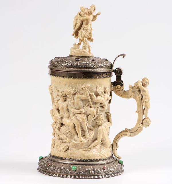 Importante tankard in avorio e argento