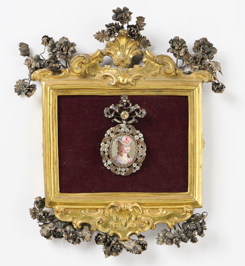 Pendente-spilla con miniatura raffigurante «Dama con cappello»