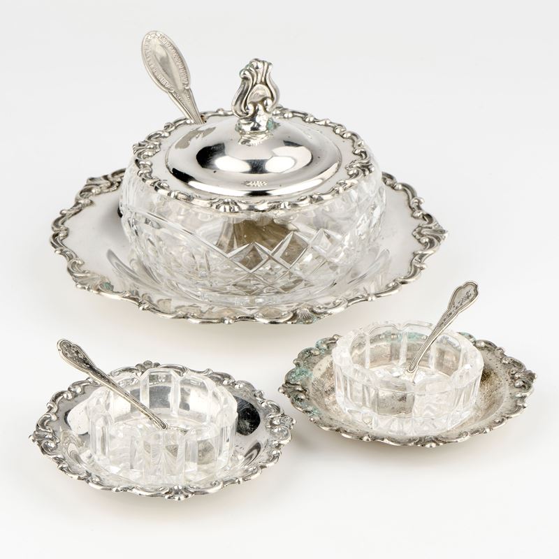 Formaggiera e due saliere in argento