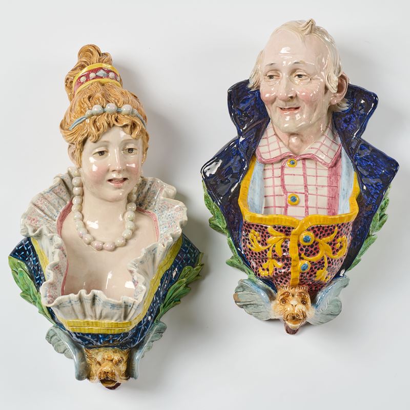 Ginori, Due sculture-portafiori da parete in ceramica policroma