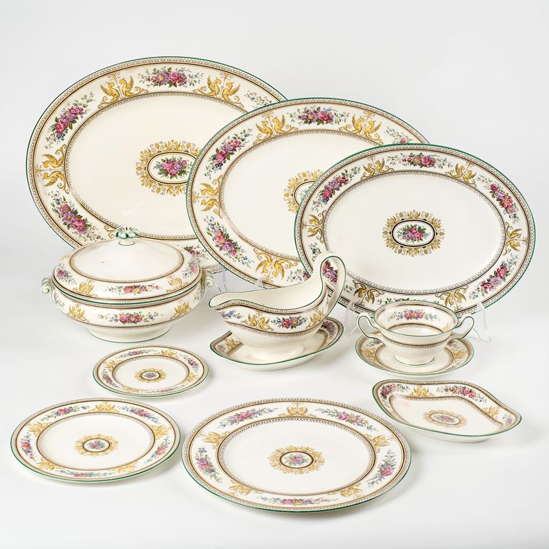 Wedgwood, Servizio da tavola “Columbia” in porcellana, decoro policromo, 61 pezzi