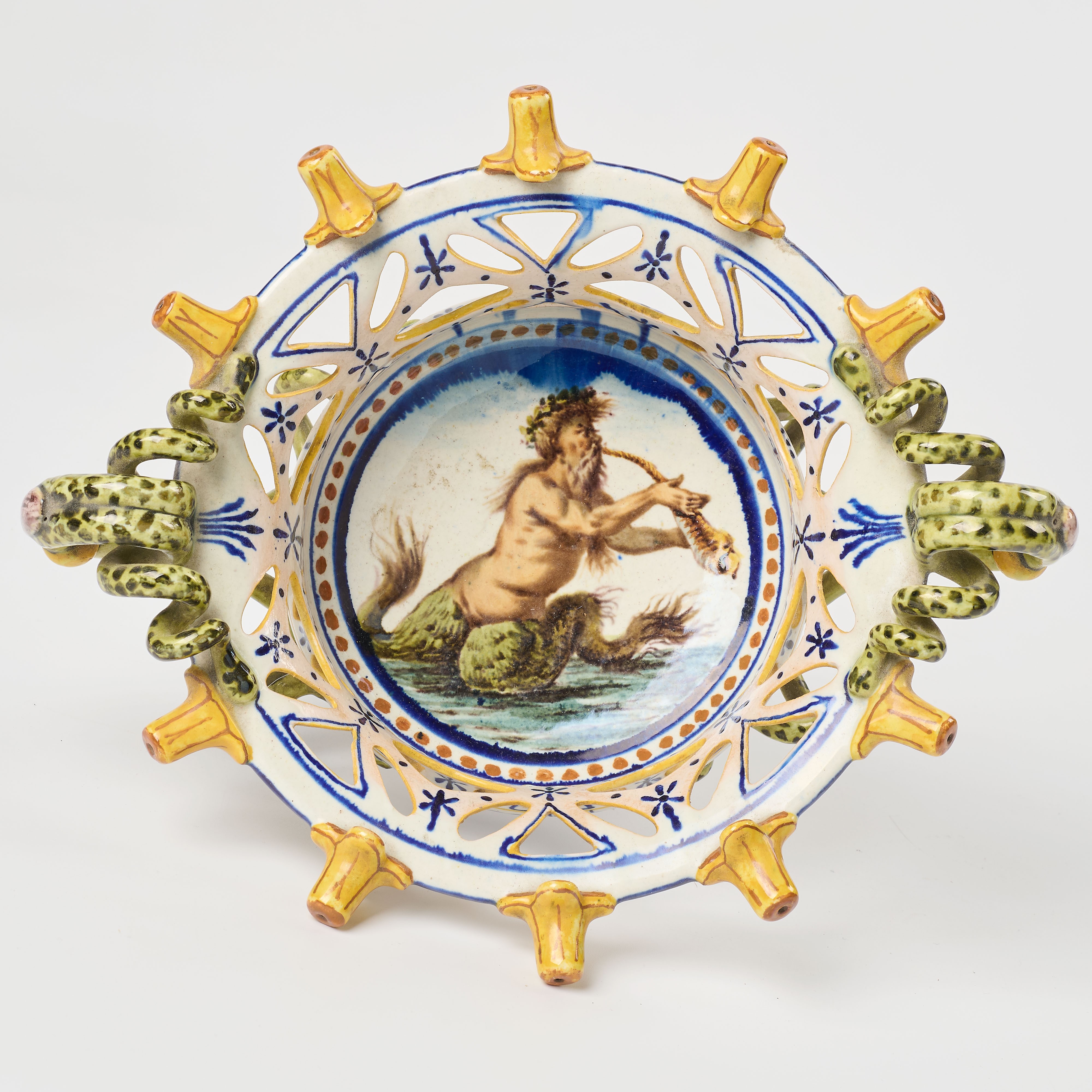 Ginori, Alzata-centrotavola in ceramica decorata, XIX secolo