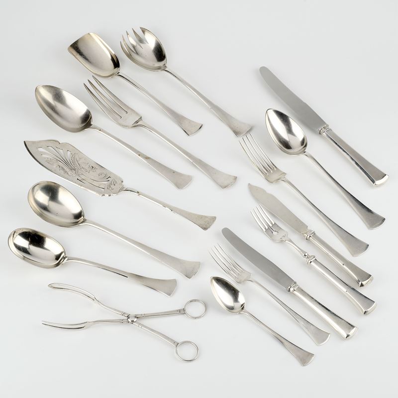 Servizio di posate da tavola in argento