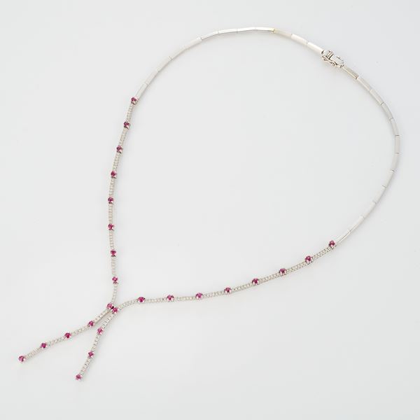 Collana girocollo in oro bianco con rubini e diamanti