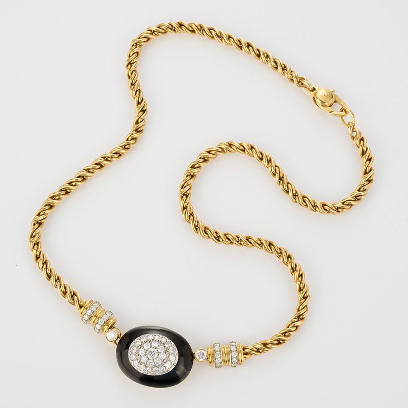 Collana girocollo a maglia in oro giallo con diamanti e smalto nero