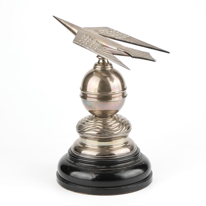 Trofeo in argento, Londra 1937, mascotte automobilistica Art Déco
