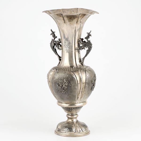 Vaso in argento  - Auction L'Arte della Tavola - Casa d'aste Farsettiarte