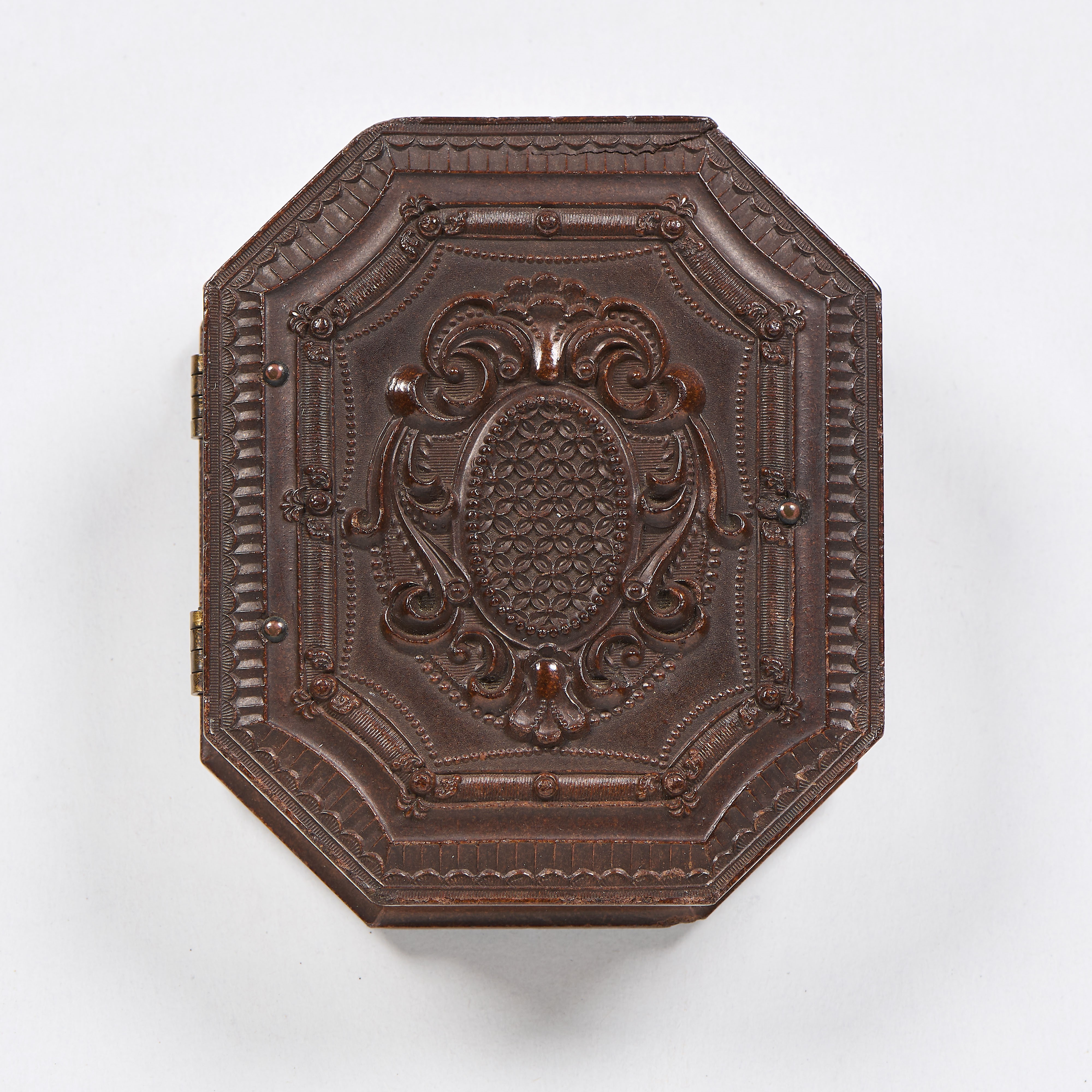 Ferrotipo raffigurante «Ritratto di giovane donna con cappello»