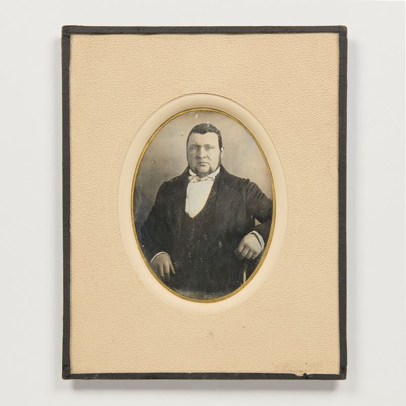 Dagherrotipo raffigurante «Ritratto di uomo con marsina»