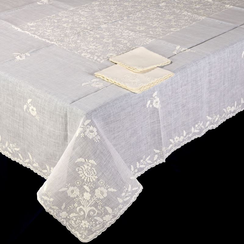 Tovaglia in bisso di lino con 24 tovaglioli