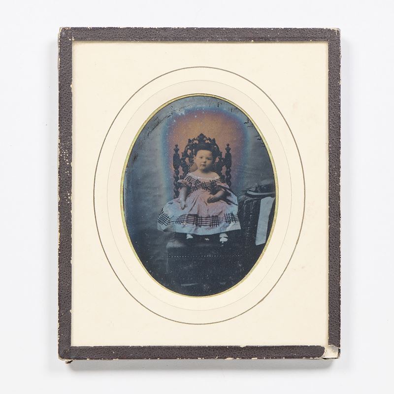 Ambrotipo raffigurante «Bambina seduta»