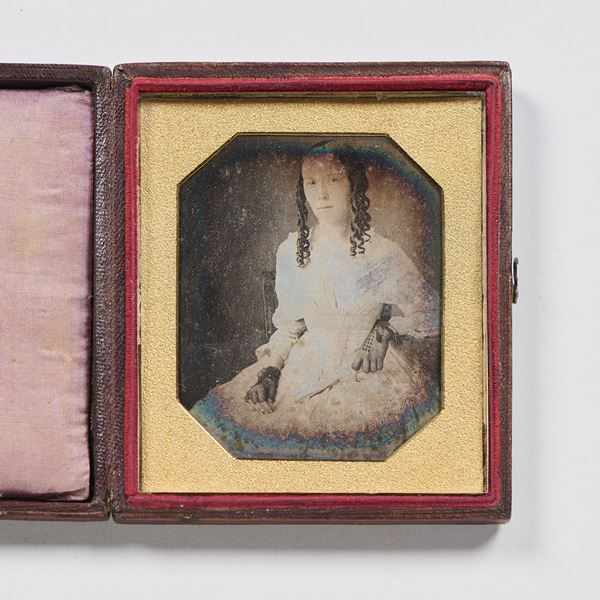 Dagherrotipo raffigurante «Ritratto di giovane donna con ventaglio»