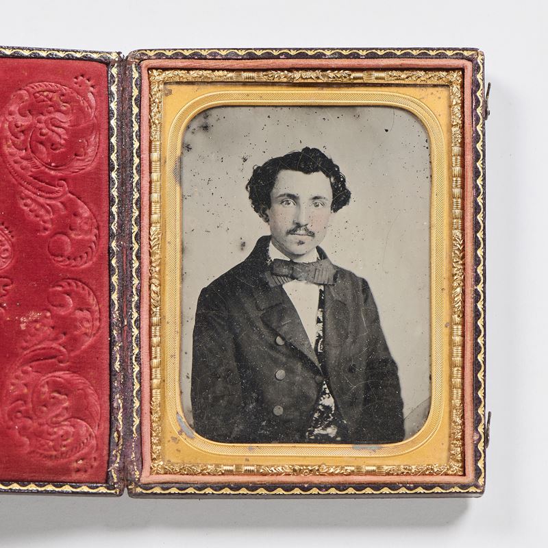 Ambrotipo raffigurante «Ritratto di giovane uomo»