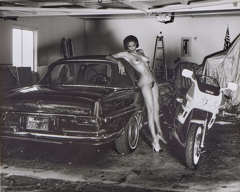 Helmut Newton - Untitled. Helmut's Angels for Playboy (stampa alla gelatina ai sali d'argento)