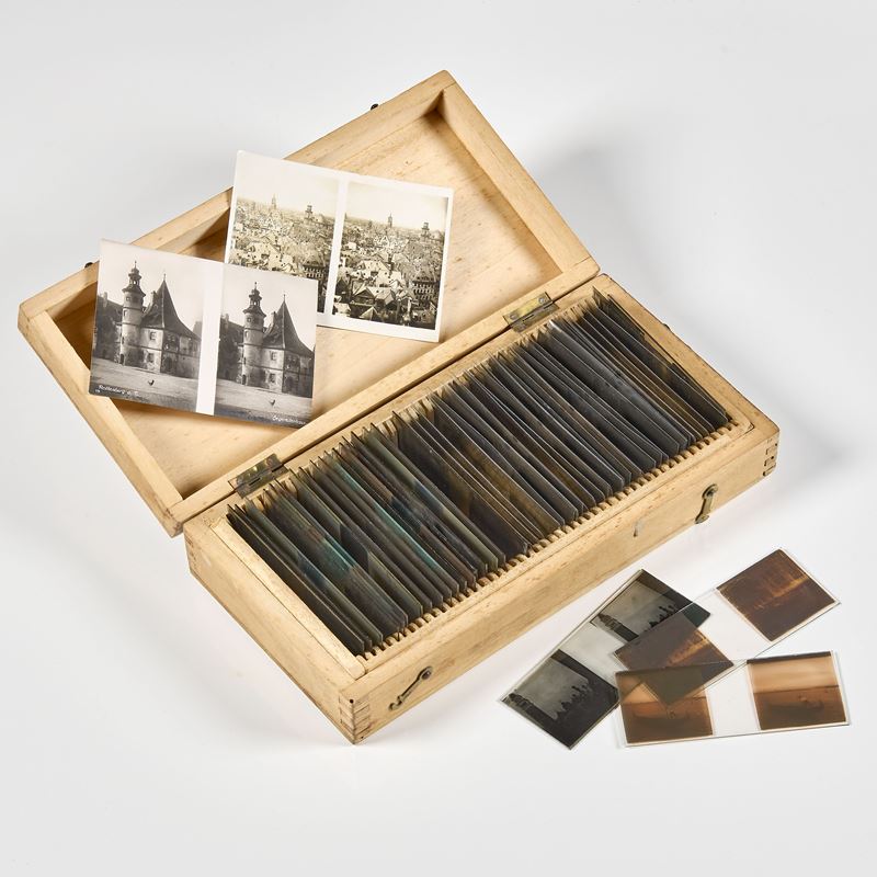 Collezione di 52 lastre stereoscopiche e 2 fotografie, inizio XX secolo