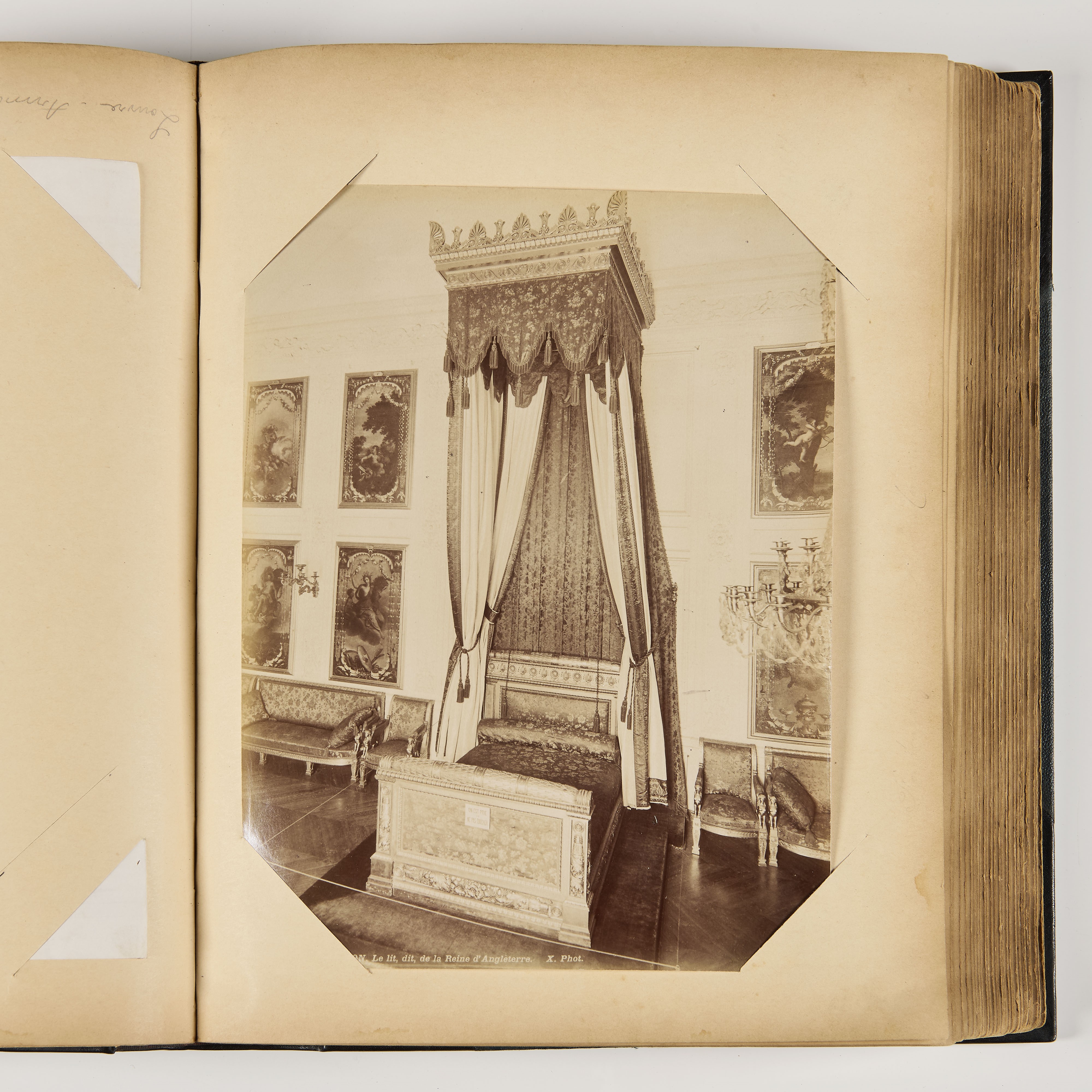 Due album "Meubles Empire. Lits Tous Styles" e "Musée de Versailles 2", fine XIX secolo