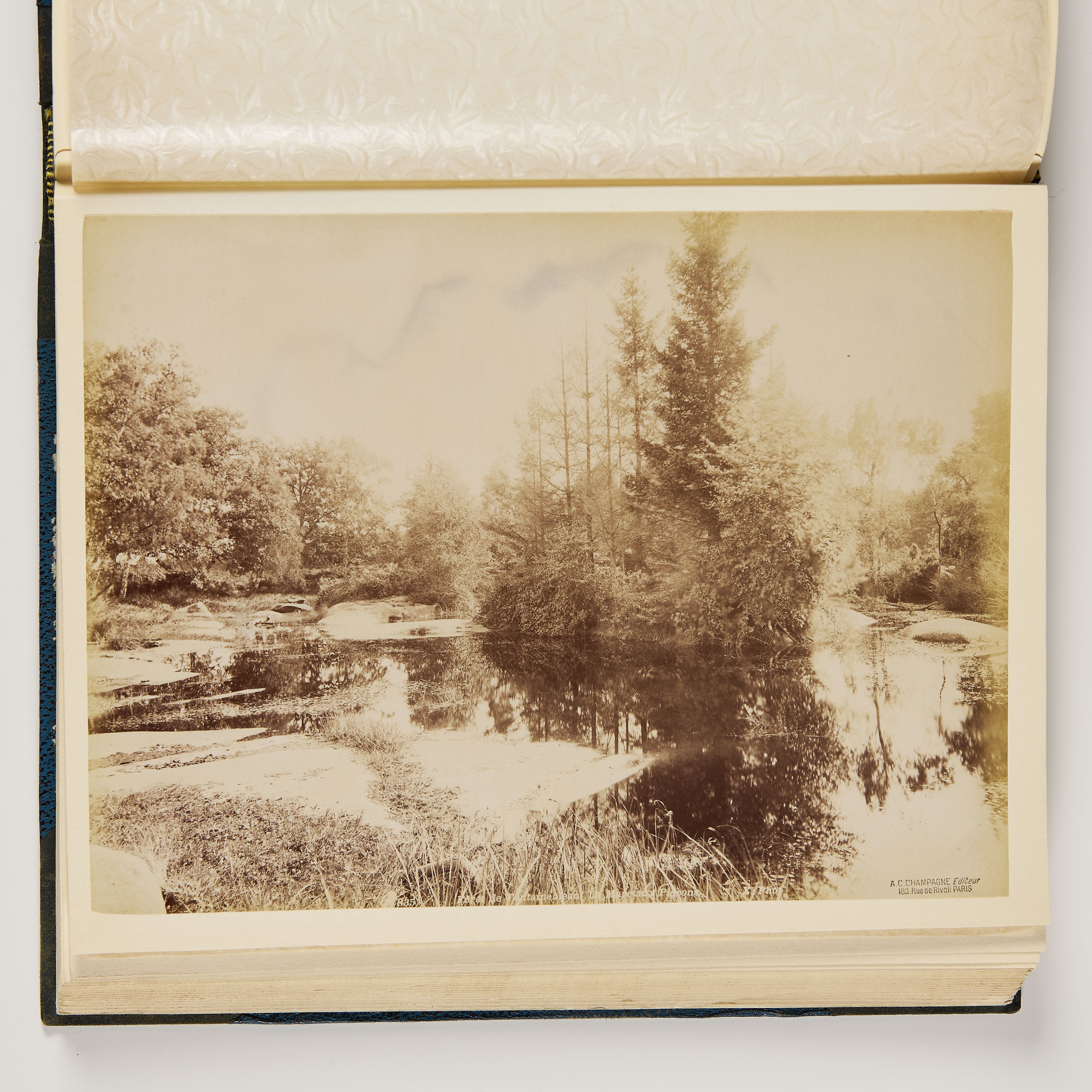 Due album "Meubles Empire. Lits Tous Styles" e "Musée de Versailles 2", fine XIX secolo