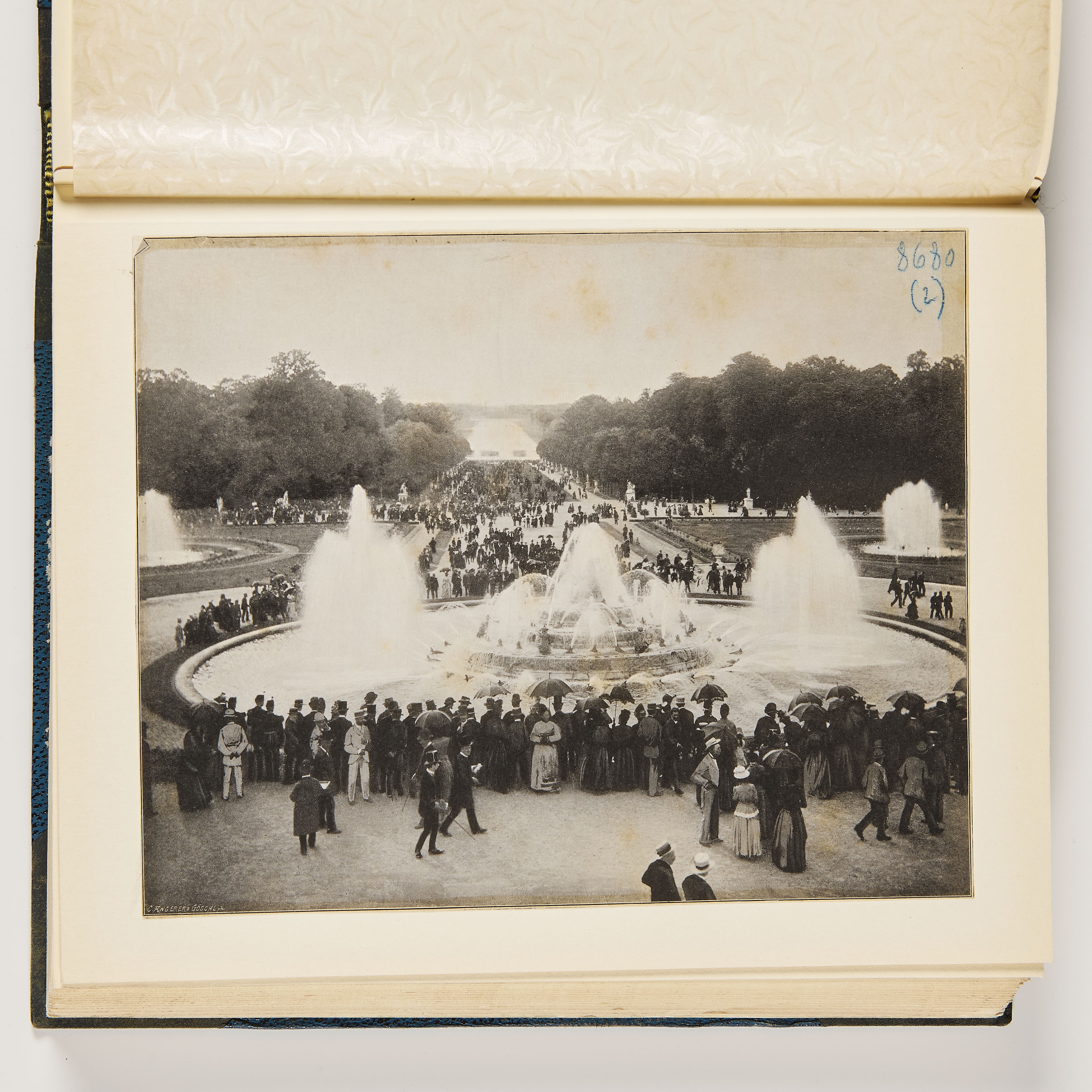 Due album "Meubles Empire. Lits Tous Styles" e "Musée de Versailles 2", fine XIX secolo