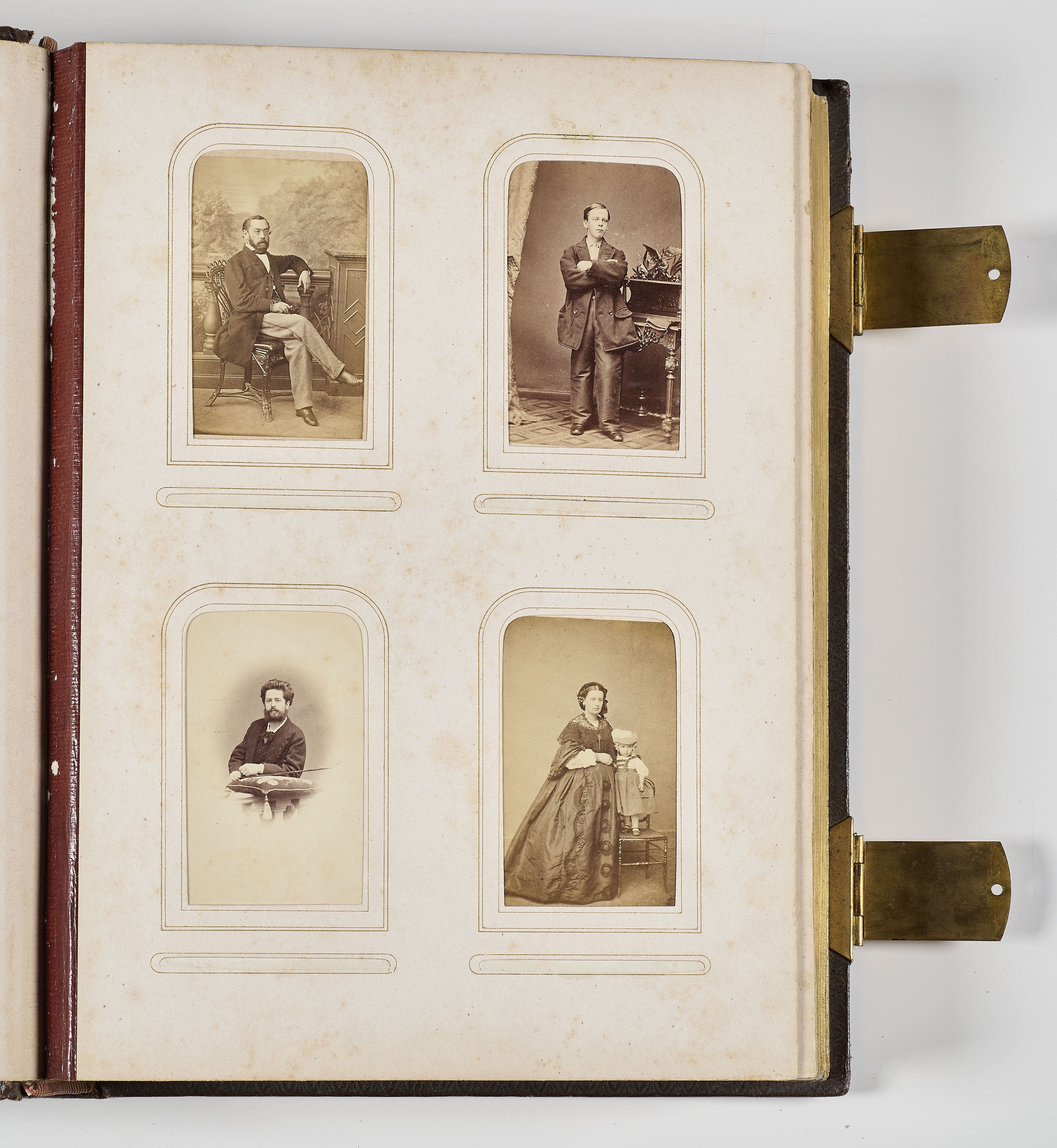 Album di carte de visite e carte cabinet, 1860-70 ca.